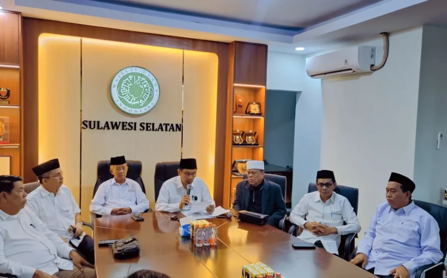 Viral Pemuda Makassar Minum Oli, MUI Sulsel: Haram – MetroTVNews.com