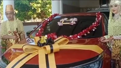 Viral pernikahan sesama jenis di Malang, Intan akui tertarik dijanjikan mobil mewah hingga rumah – MSN