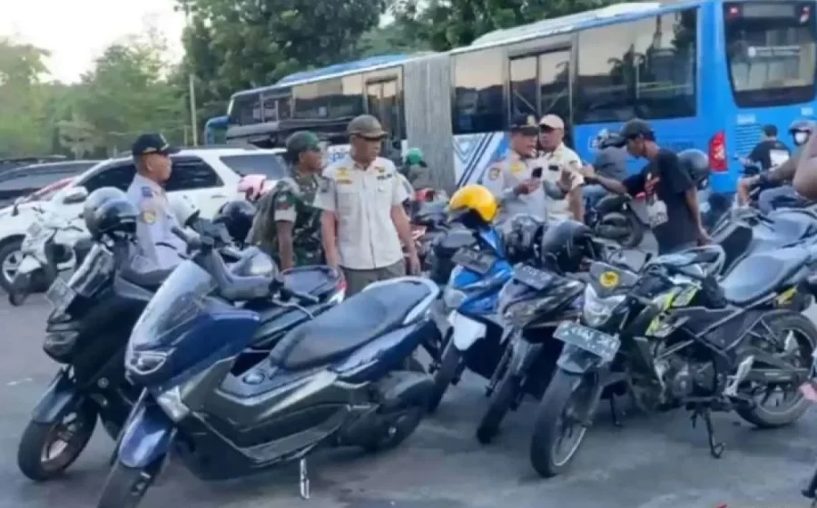 Viral Petugas PPSU Pakai AI Tangani Parkir Liar, Lurah Jaktim Dipanggil Inspektorat – GenPI.co – GenPI.co