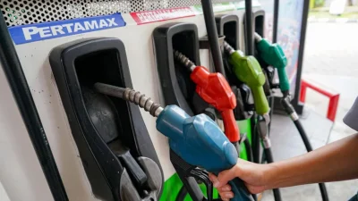 Viral Rumor Lonjakan Harga BBM Pertamax Cs, Pertamina Buka Suara – CNBC Indonesia: Klarifikasi Resmi dan Analisis Dampak