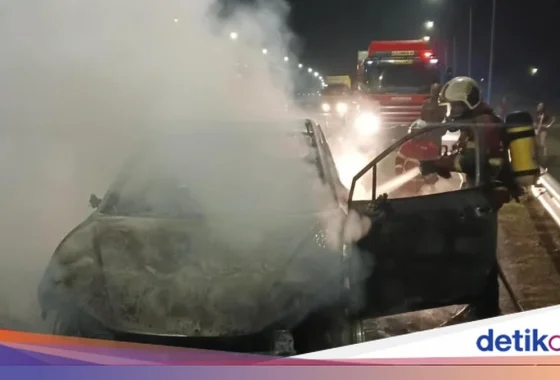 Viral! Satpam BRI Ajibarang Nekat Padamkan Mobil Terbakar, Aksinya Bikin Salut – Berita Jogja – beritajogja.com