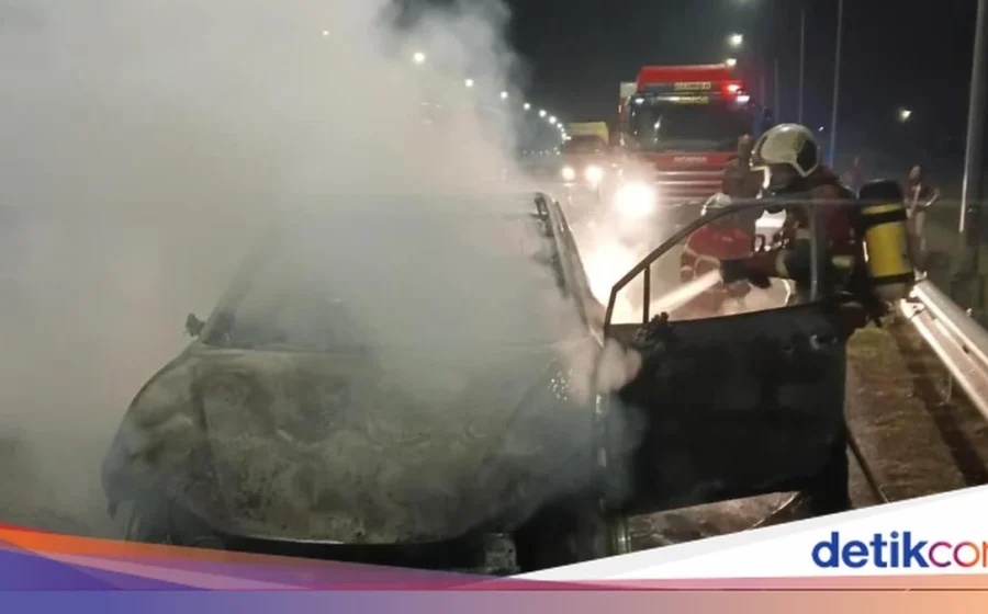 Viral! Satpam BRI Ajibarang Nekat Padamkan Mobil Terbakar, Aksinya Bikin Salut – Berita Jogja – beritajogja.com