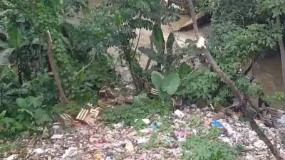 Viral SDN di Leuwiliang Bogor 'Dikepung' Tumpukan Sampah – detikNews: Sekolah Terpencil Dikepung Sampah