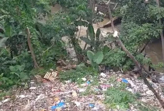 Viral SDN di Leuwiliang Bogor 'Dikepung' Tumpukan Sampah – detikNews: Sekolah Terpencil Dikepung Sampah