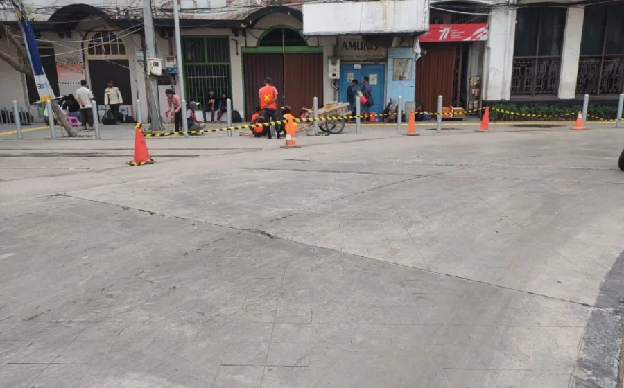 Viral 'Selat Hormuz Sidokare', Lansia Tutup Jalan Perumahan Bikin Geram – detik.com: Detail Lengkap dan Reaksi Publik