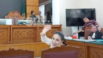 Viral Siswa Acungkan Jari Tengah dan Lecehkan Guru di Purwakarta – detikcom: Kontroversi yang Memicu Perdebatan Nasional