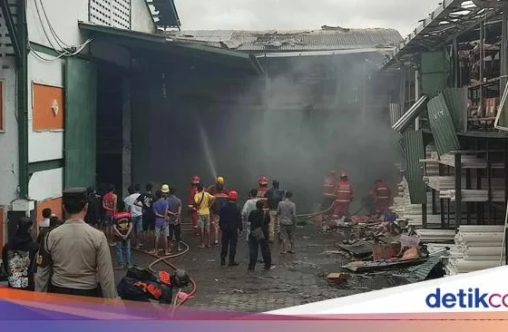 Viral Tabung Gas Elpiji Meledak dan Terbakar di Sungai Penuh Jambi, 2 Orang Luka-Luka – iNews.ID: Update Lengkap