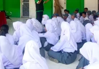 Viral! Video Siswa SMAN 1 Purwakarta Acungkan Jari Tengah ke Guru, KDM Sarankan Sanksi Selain Skorsing – jawapos.com