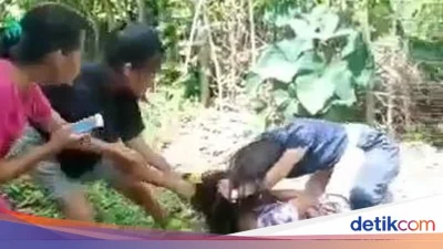 Viral Video ‘Smackdown’ di Kebun Sawit Lutra: Siswi SMP Diseret & Dikeroyok, Netizen Geram! – Berita Bersatu