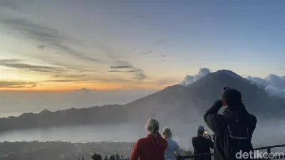 Viral WNA Nge-DJ di Puncak Gunung Batur, Dinas Pariwisata Bali Telusuri – detikNews: Fenomena Unik di Puncak Batur