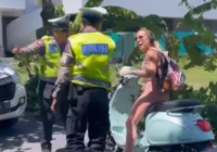 Warga Belgia Viral Lompat ke Laut Pakai Motor Rental di Bali Dideportasi – detikNews: Kronologi dan Tindakan Polisi