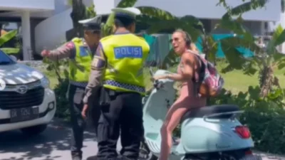 Warga Belgia Viral Lompat ke Laut Pakai Motor Rental di Bali Dideportasi – detikNews: Kronologi dan Tindakan Polisi