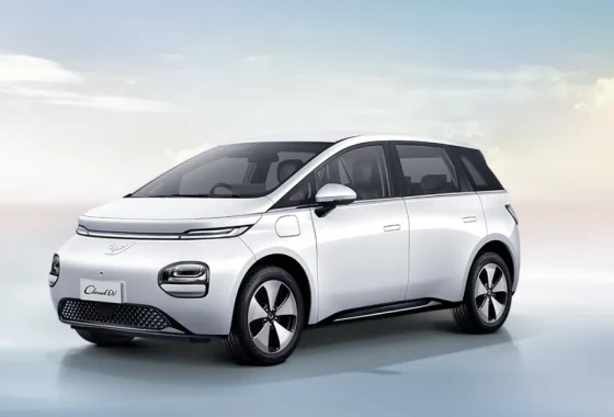 Wuling Cloud EV mobil listrik 5-seater dengan teknologi canggih, ini harga OTR terbarunya! [titlebase]